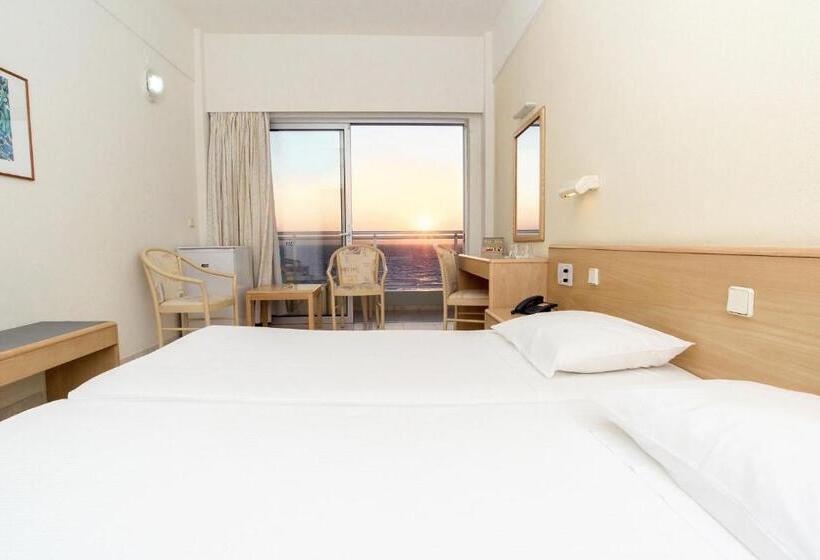 غرفة قياسية مطلّة علي البحر, Riviera