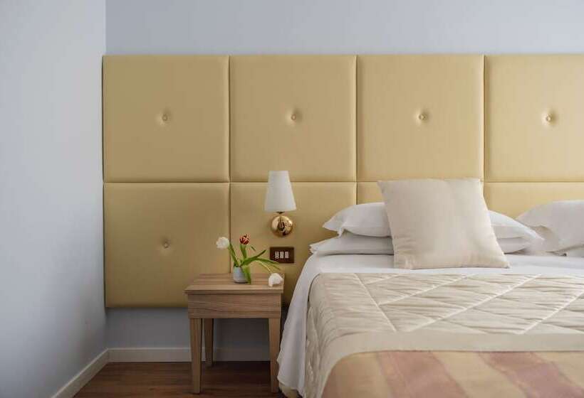 スタンダード４人部屋, Boutique Hotel Re Enzo