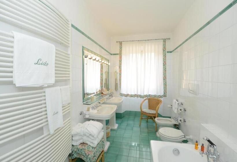 اتاق استاندارد, Augustus Hotel & Resort
