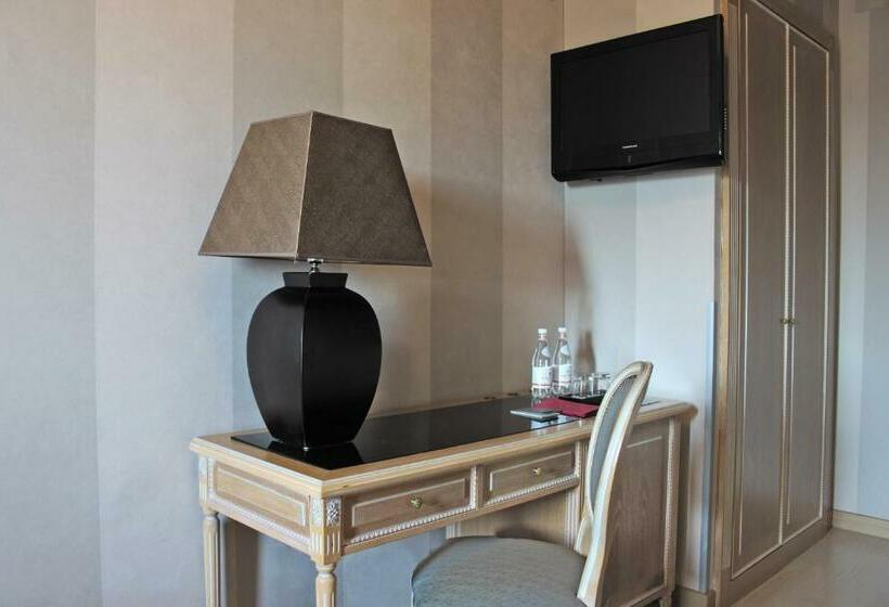 اتاق استاندارد یک نفره, c-hotels Ambasciatori