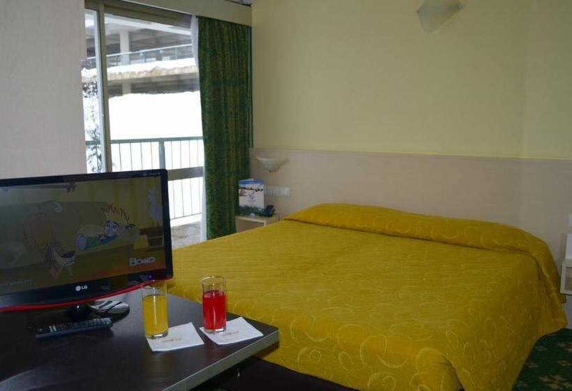 스탠다드 트리플 룸, Club Hotel Solaria