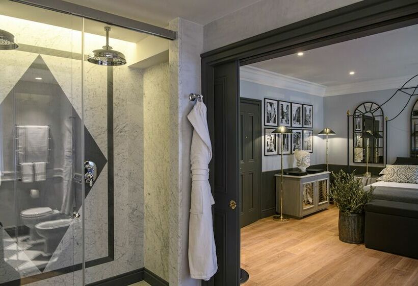 سوییت جونیور, Helvetia&bristol Firenze – Starhotels Collezione