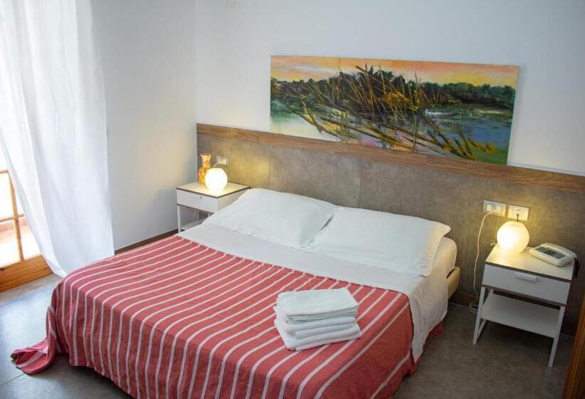 غرفة عائلية, Apeneste