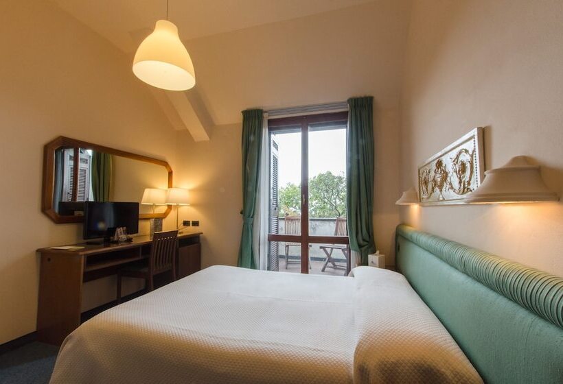 اتاق استاندارد یک نفره, Astor