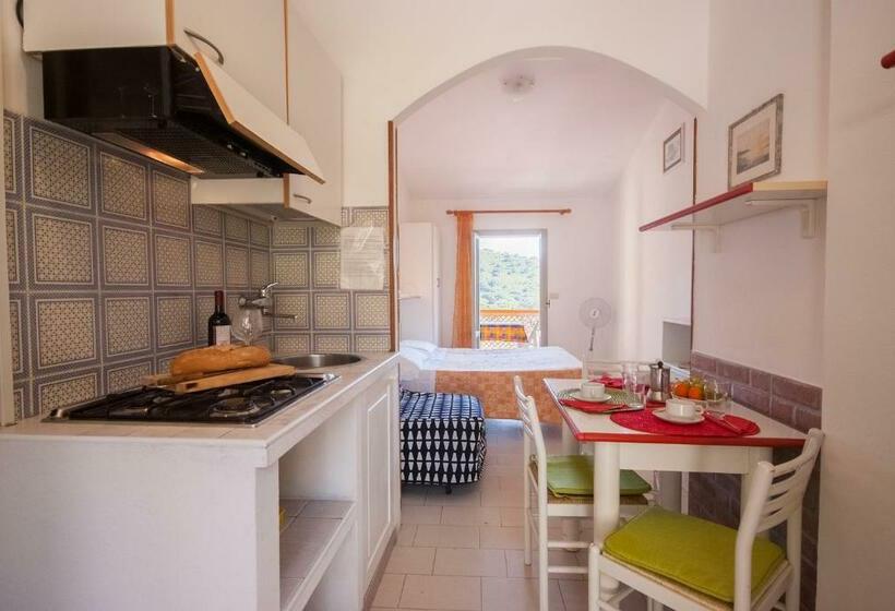 Escritório Estándar, Residence La Valdana