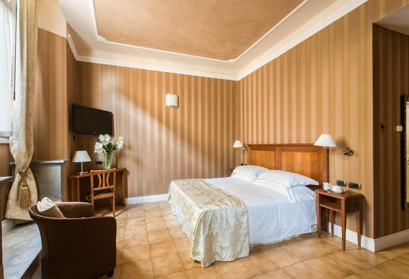 Comfort Room, Silla