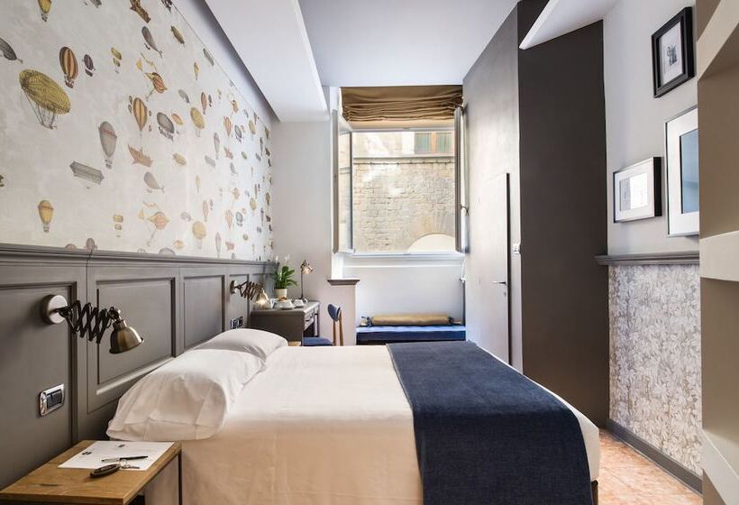 Comfort Room, Silla