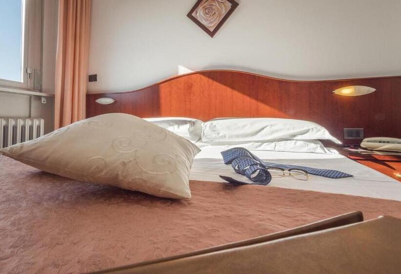 اتاق اکونومی, Grifone