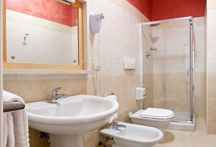 Номер Стандарт, Nouvel Hotel Des Bains