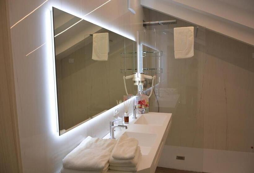 Люкс, Grand Hotel Liberty