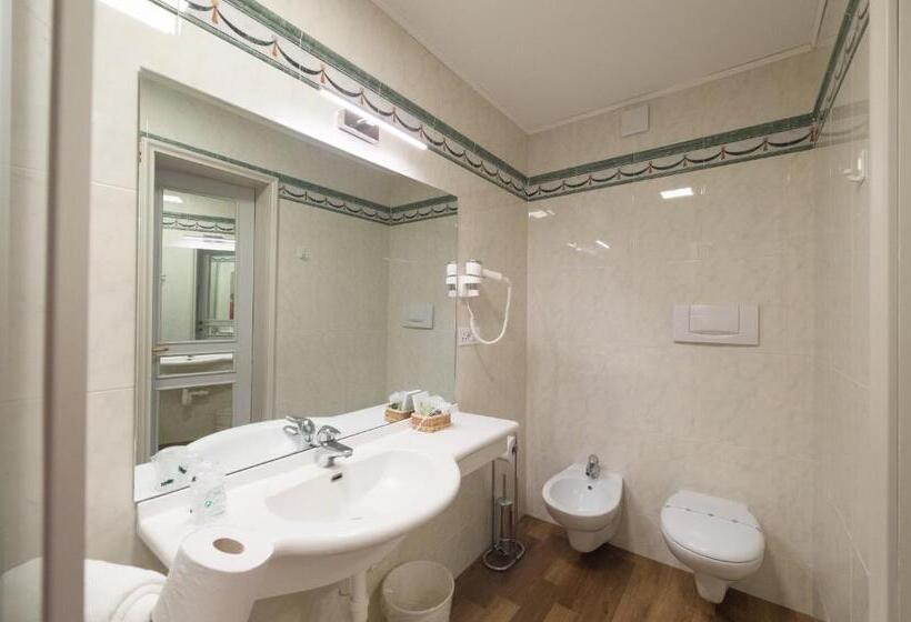 Номер Superior Кровать Кинг, Grand Hotel Liberty