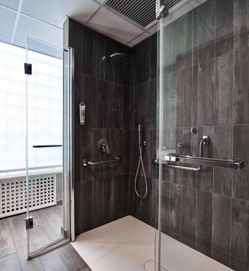 اتاق پریمیوم سه تخته, Ibis Milano Centro