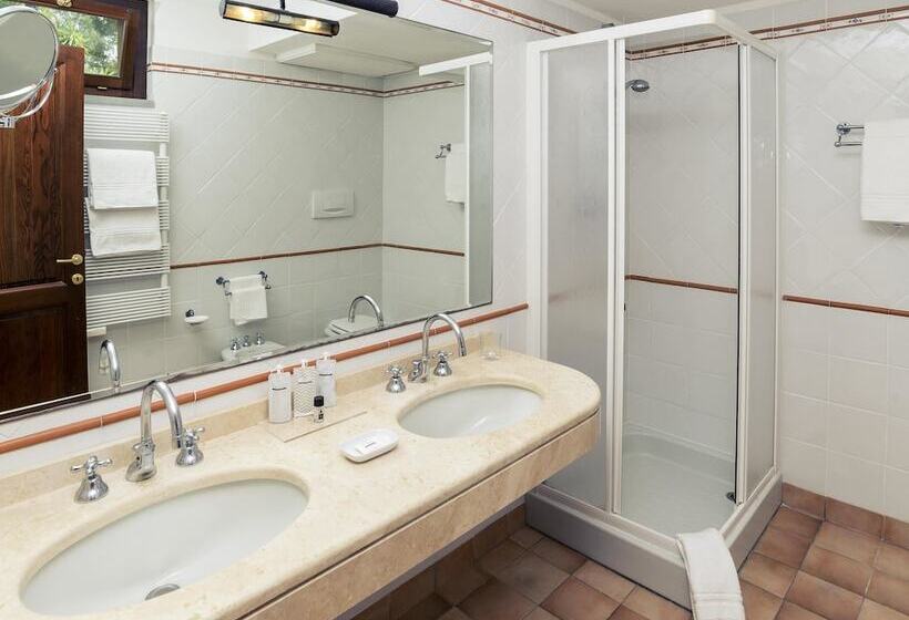 جناح, Albergo Filippo Ii