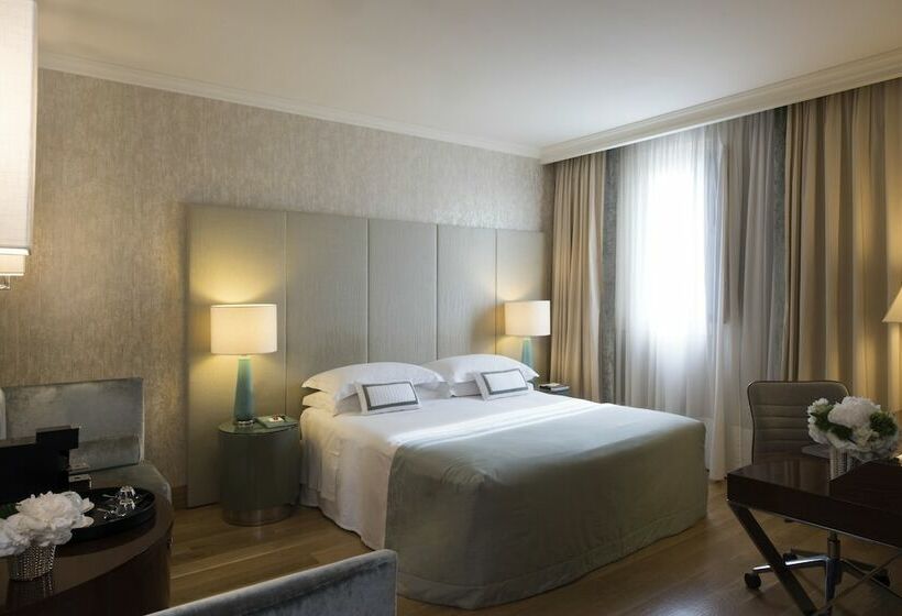 חדר דלוקס עם נוף, Rosa Grand Milano   Starhotels Collezione