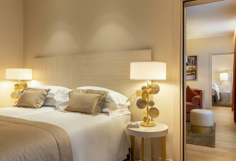 דירת דלוקס 2 חדרי שינה, Rosa Grand Milano   Starhotels Collezione