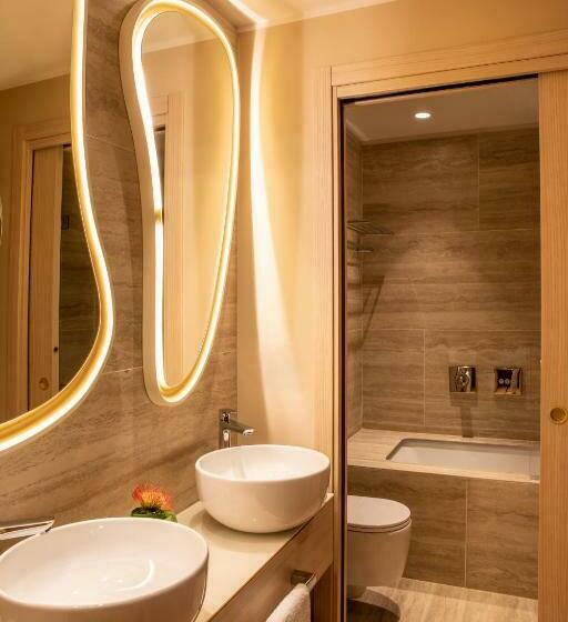 דירת דלוקס 2 חדרי שינה, Rosa Grand Milano   Starhotels Collezione