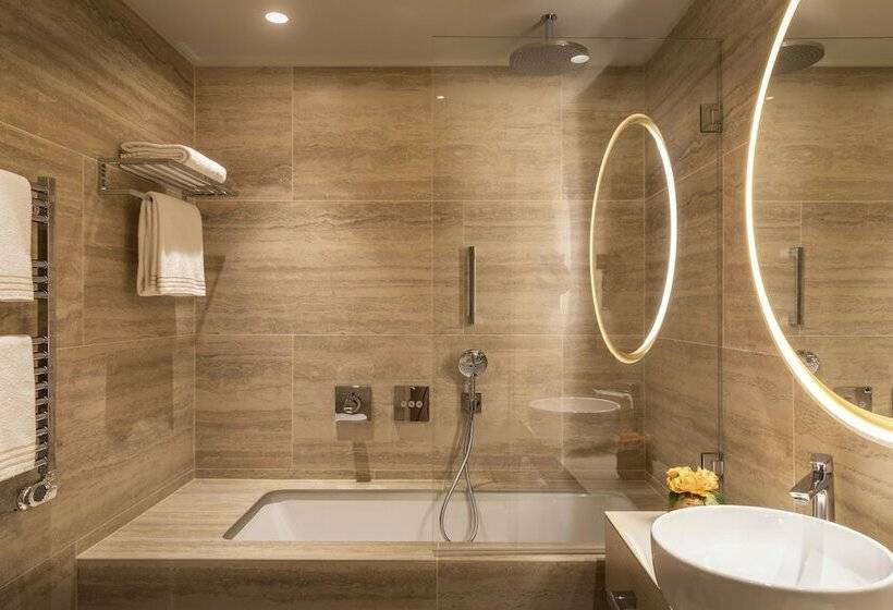דירת דלוקס 2 חדרי שינה, Rosa Grand Milano   Starhotels Collezione