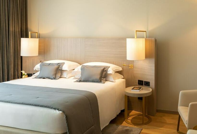 דירת דלוקס 2 חדרי שינה, Rosa Grand Milano   Starhotels Collezione
