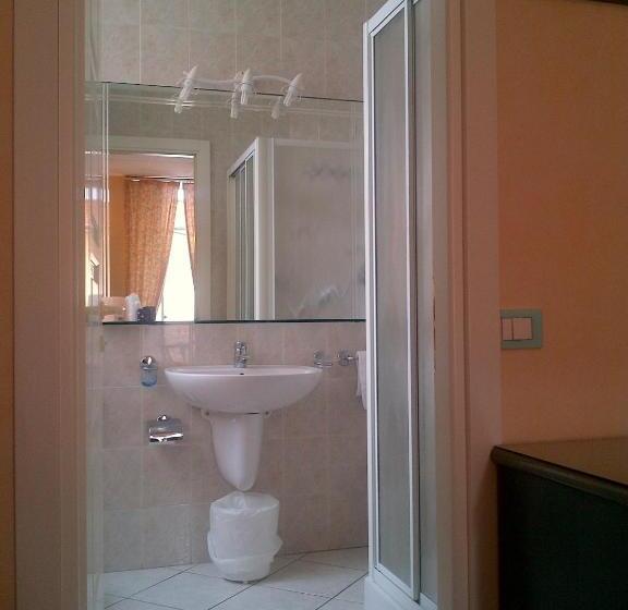 标准三人间, Albergo Belsoggiorno