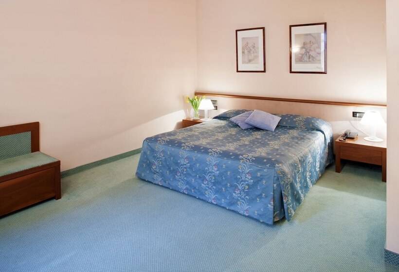 Quarto Estandar, Diana