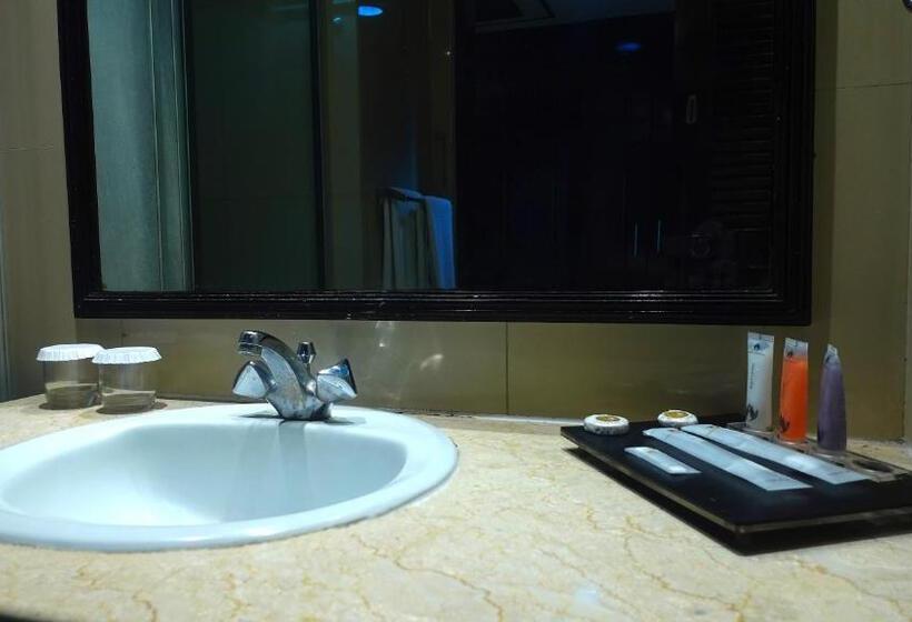 اتاق لوکس با تخت بزرگ, Grand Hotel Preanger