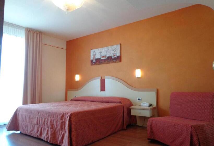 Трехместный Номер Deluxe, La Rondine