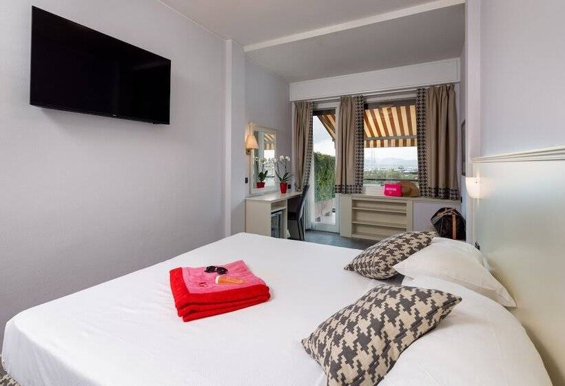 Apartamento 1 Quarto com Terraço Vista Mar, Laurin