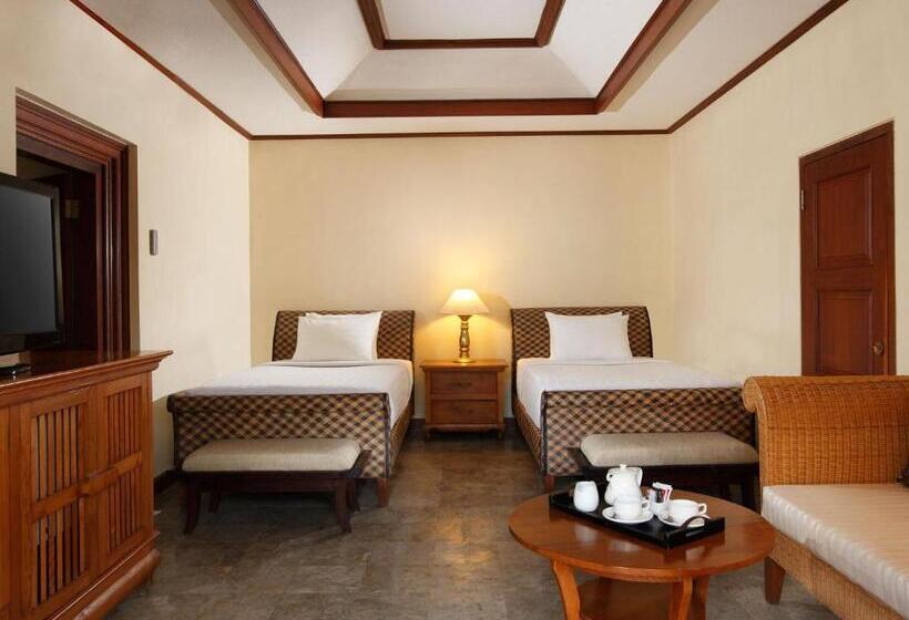 Quarto Club, Puri Santrian