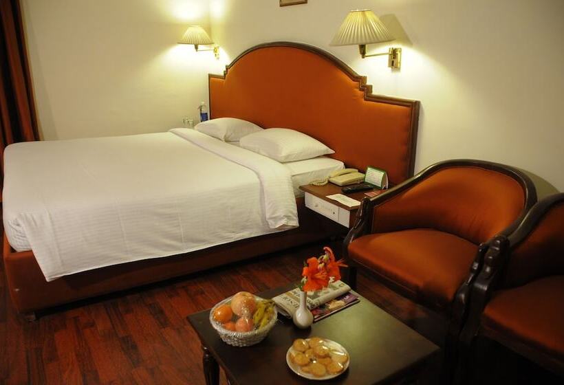 Quarto Deluxe, Nalapad S Hotel Bangalore International
