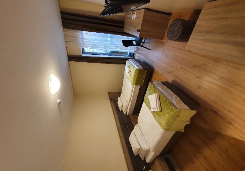 Номер Superior, Okinawa Harborview