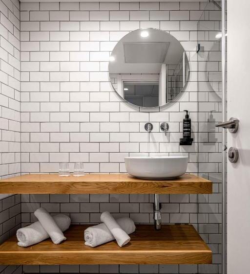 Quarto Deluxe, Prima City