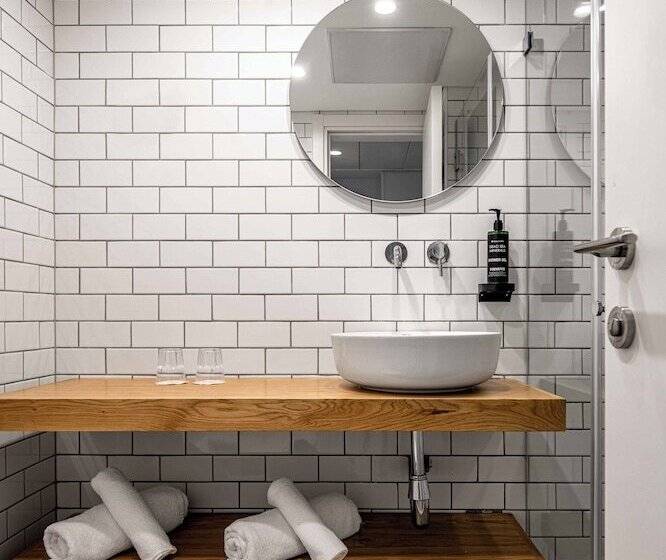 Quarto Deluxe, Prima City