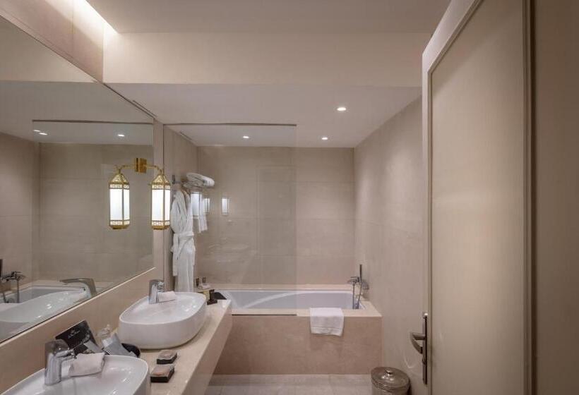 Номер Deluxe, La Tour Hassan Palace