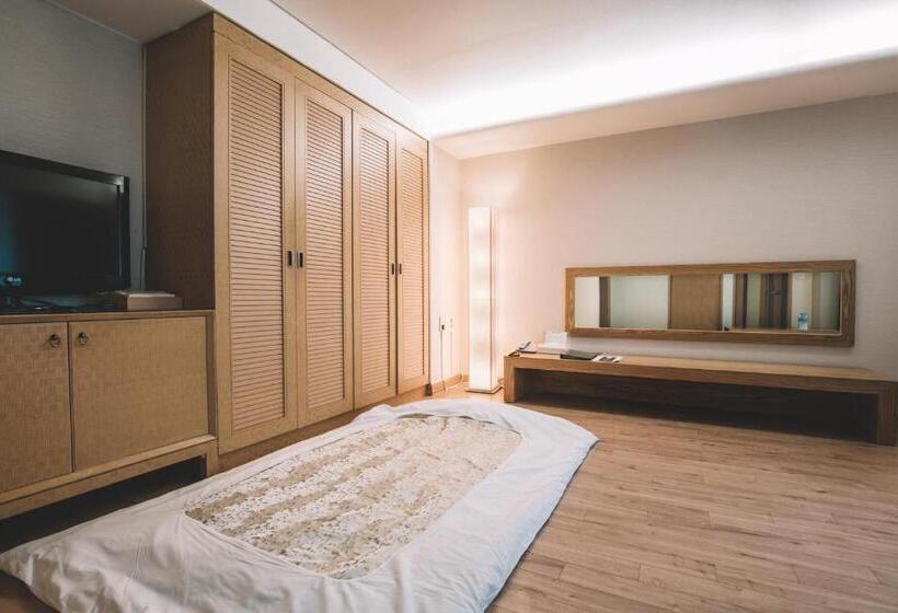 Семейный Номер, Prince Seoul