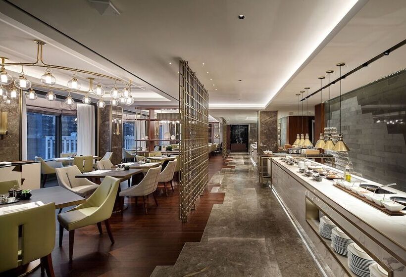 Полулюкс Президентский, Lotte Hotel Seoul