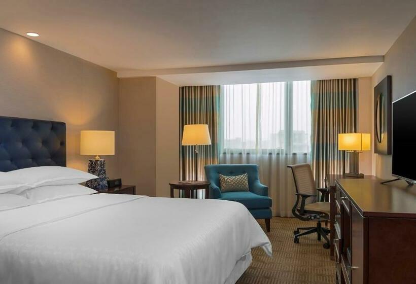 Номер Клуб, Sheraton Mexico City Maria Isabel