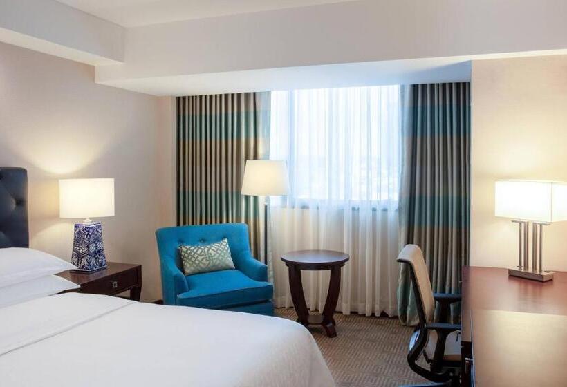 Номер Клуб, Sheraton Mexico City Maria Isabel