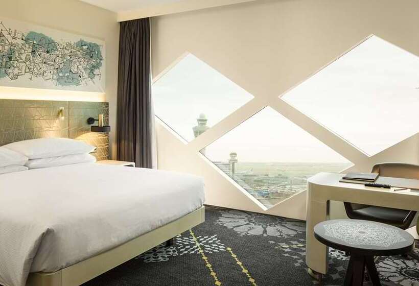 Номер Deluxe Кровать Кинг, Hilton Amsterdam Airport Schiphol