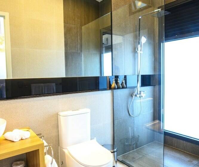 스탠다드 룸 더블 침대 바다 전망, Loloata Island Resort