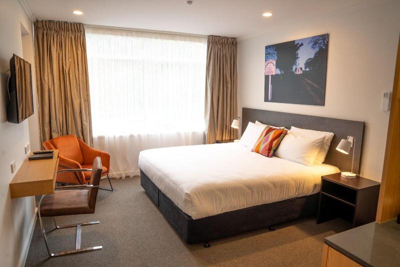 디럭스 스튜디오, Expressotel