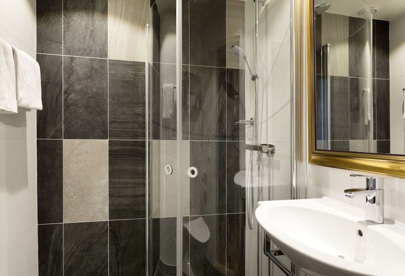 Полулюкс, Profilhotels Calmar Stadshotell