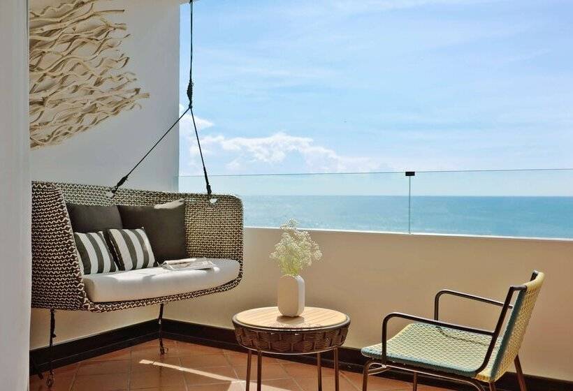 Люкс, Avani Pattaya Resort