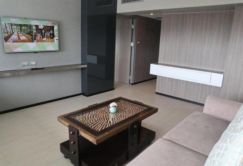 سوییت, Pearl Hotel Phuket