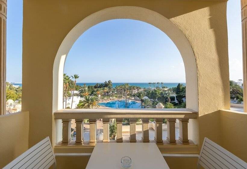 اتاق سوپریور با چشم‌انداز دریا, Steigenberger Marhaba Thalasso Hammamet