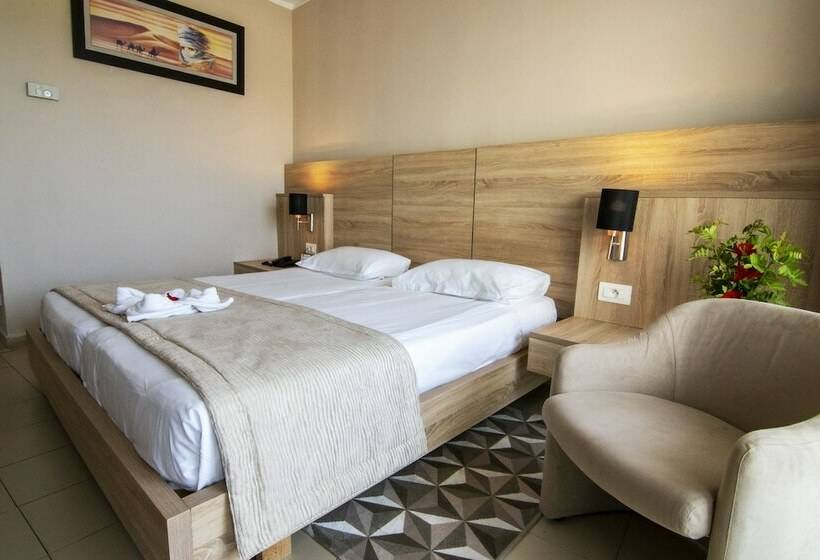 اتاق استاندارد با چشم‌انداز دریا, Riadh Palms Resort & Spa