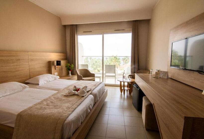 اتاق استاندارد یک نفره با چشم‌انداز دریا, Riadh Palms Resort & Spa