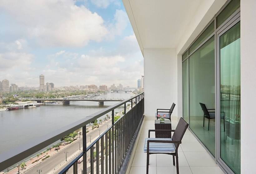 سوئیت رویال, The Nile Ritz Carlton