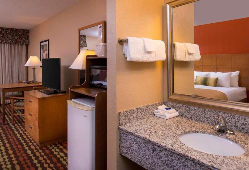 Номер Стандарт Вид на Бассейн, Best Western Ambassador Inn & Suites