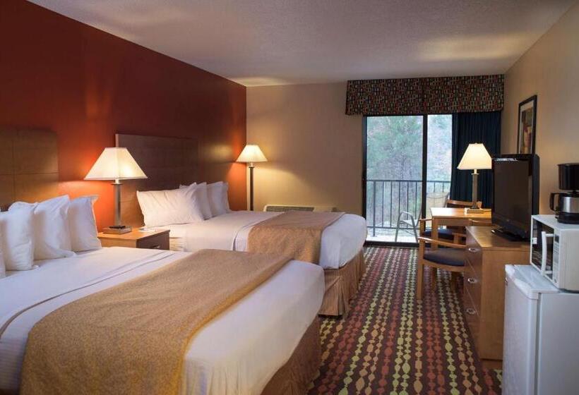 Номер Стандарт Вид на Бассейн, Best Western Ambassador Inn & Suites