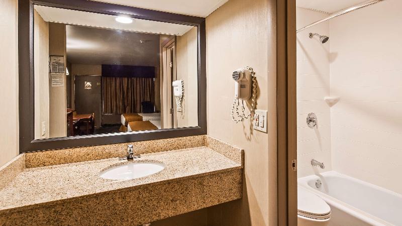 带大床的套房, Best Western Gateway Adirondack Inn